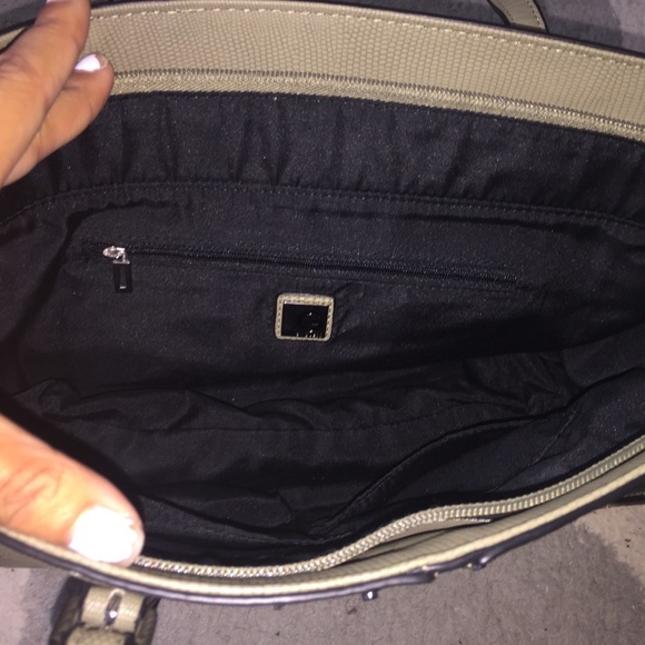 G by Guess green purse - Picture 7 of 8